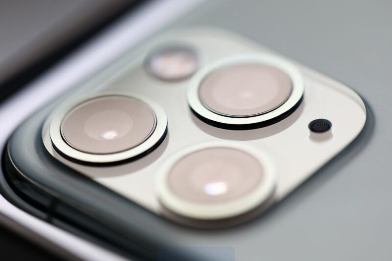 iphone 08 Materiales y ergonomía