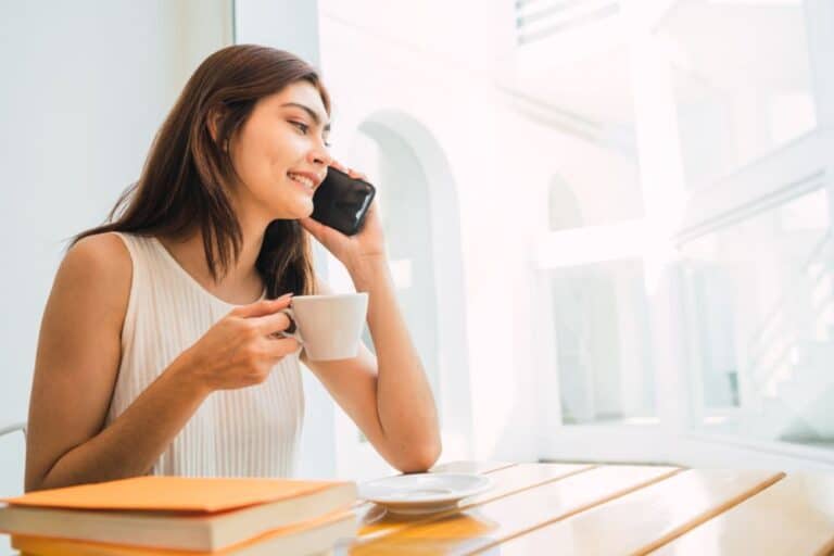 Comparativa entre celulares Samsung y Motorola frente a frente