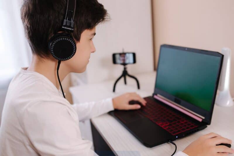¿Qué modelo de Acer es mejor, la Acer Nitro 5 o la Acer Predator Helios 300?