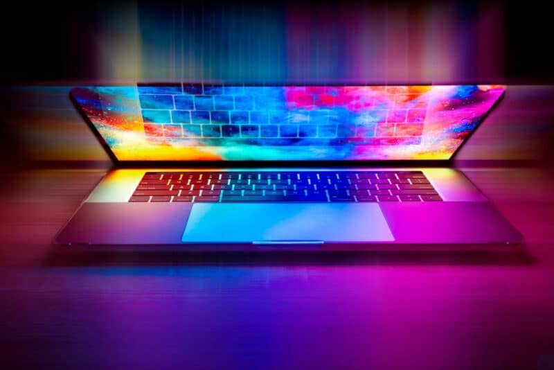 ¿Es mejor comprar una all-in-one o una notebook?