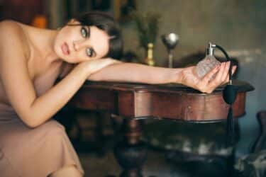 Perfumes amaderados orientales para mujer