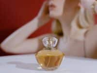 Imagen de Dónde aplicar perfume para que acompañe sin invadir